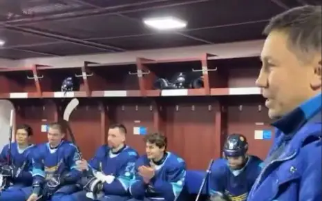 Геннадий Головкин поздравил казахстанских хоккеистов 