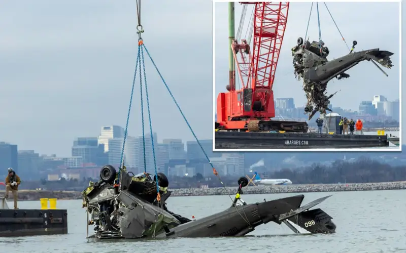 Обломки армейского вертолета извлечены из реки в Вашингтоне