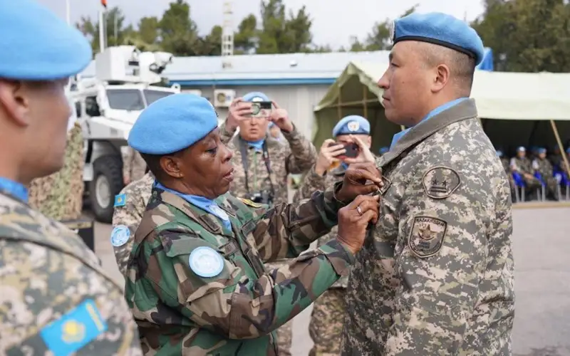Казахстанских миротворцев наградили медалями на Голанских высотах