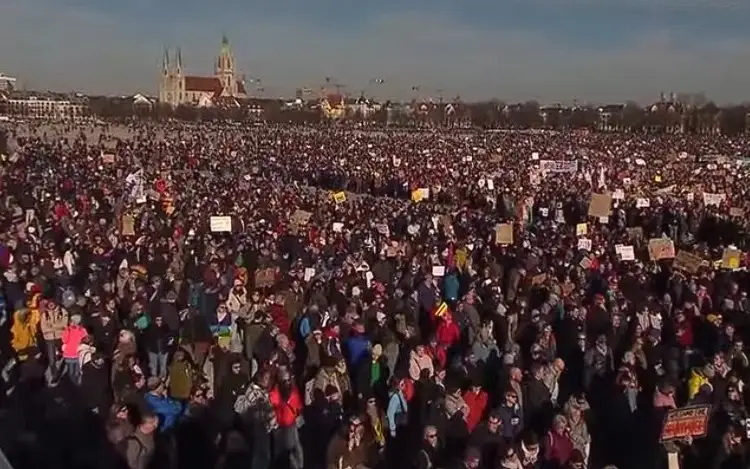 Массовые митинги прошли в Мюнхене