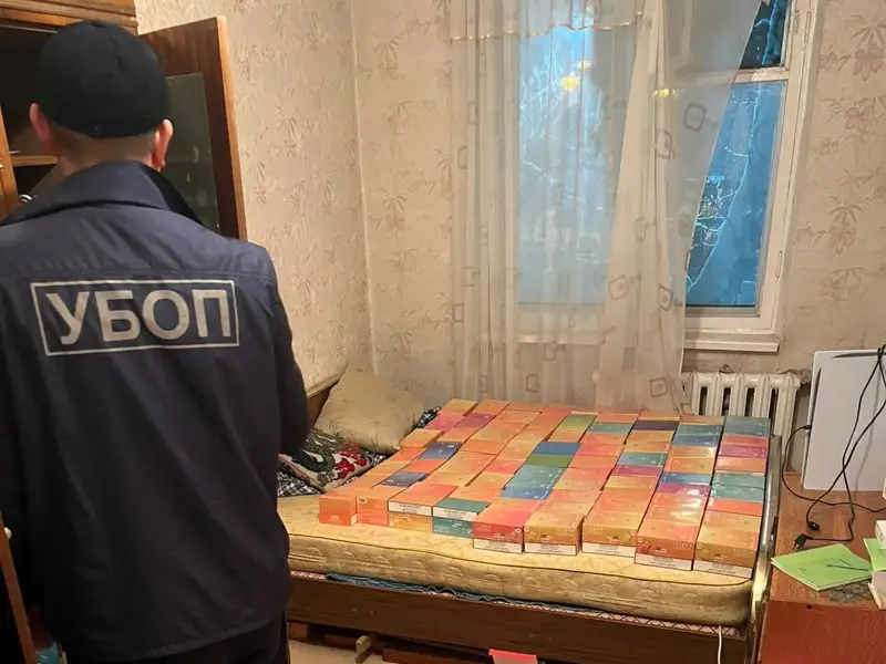 Pavlodarda quny 18 mln teńge bolatyn veıpter tárkilendi