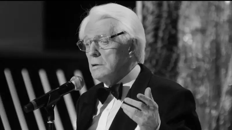 Олег Стриженов