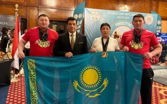 54-летняя астанчанка завоевала две золотые медали на ЧМ по пауэрлифтингу