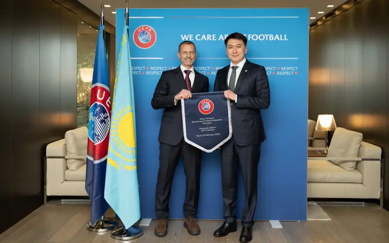 Marat Omarov ÝEFA prezıdenti Aleksander Cheferınmen kezdesti