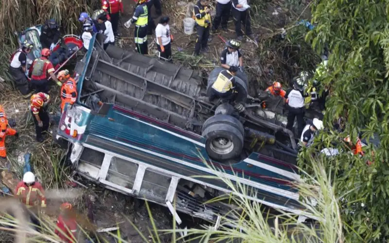  At least 51 people were killed after a bus carrying 75 people plunged into a ravine in Guatemala City on Monday, the firefighters' spokesperson confirmed.