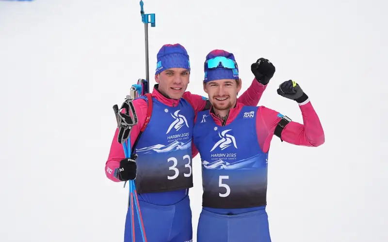 Үшінші алтын: Биатлоннан Қазақстан ерлер құрамасы алтын және күміс медаль еншіледі