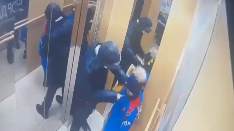 Состоящий на психучете напал с ножом на ребенка в лифте в Астане