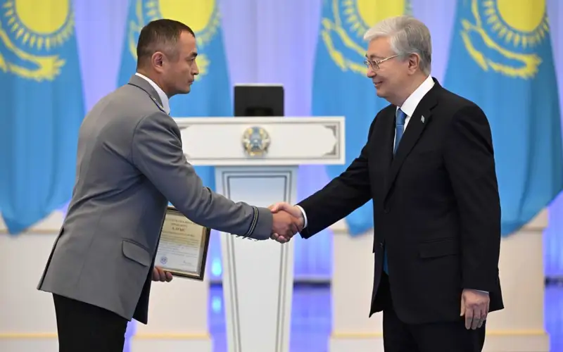 Касым-Жомарт Токаев вручил награды сотрудникам силовых структур