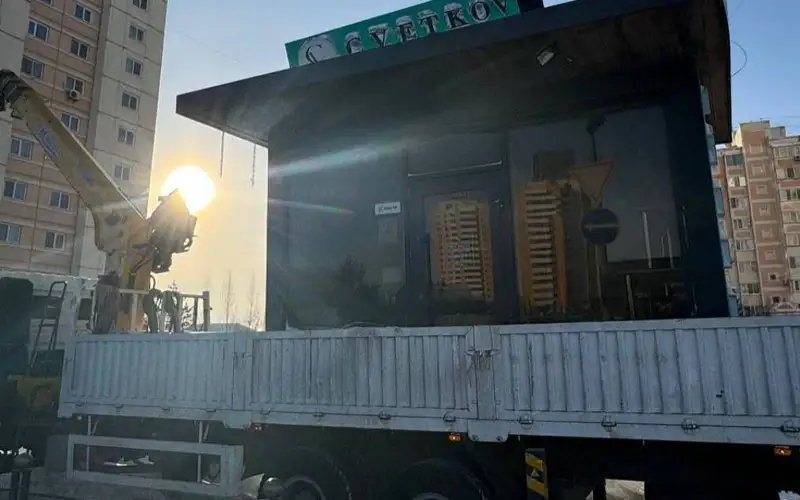 Незаконные торговые киоски сносят в Астане