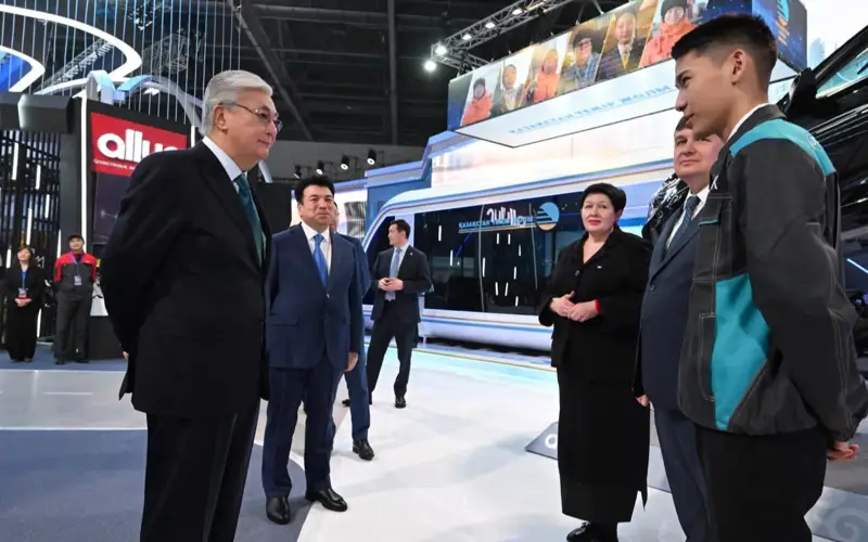  Президент «Жұмысшы мамандықтарының қаласы» фестиваліне барды