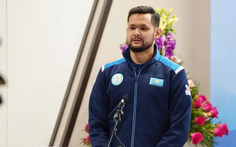 Адиль Бекетаев «снял проклятье» со знаменосцев Казахстана