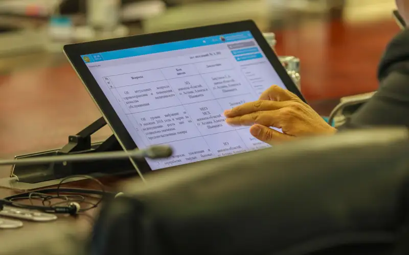 мемлекеттік қызметкер