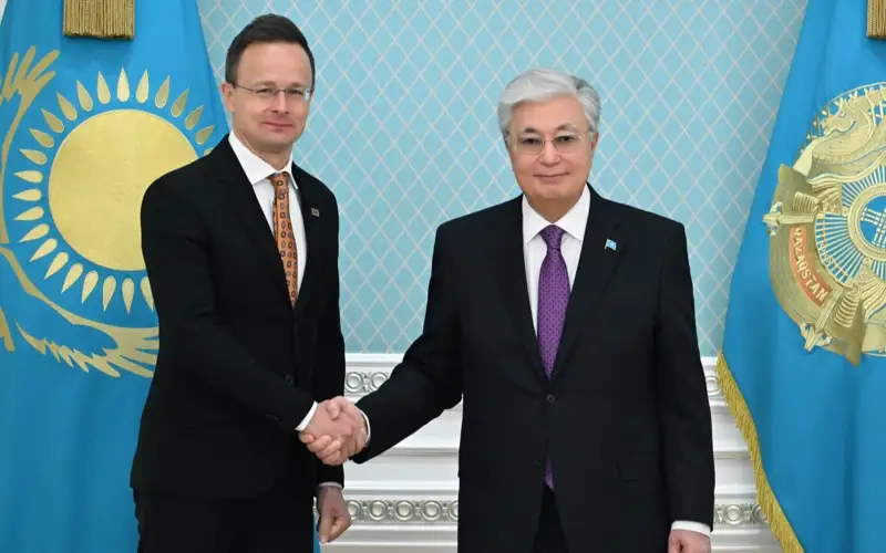  Мемлекет басшысы Мажарстанның Сыртқы істер министрі Петер Сийяртоны қабылдады 