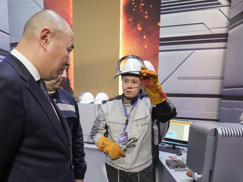 студенты «Қазақмыс» корпорациясы