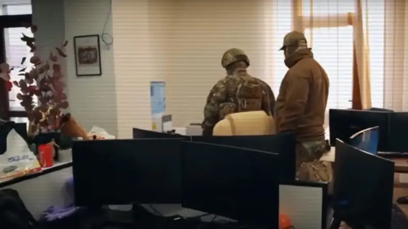 Интернет-алаяқтықпен айналысқан трансұлттық қылмыстық топ Арменияда ұсталды