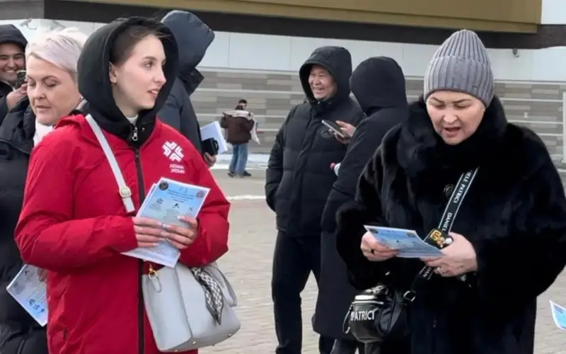 Алаяқтардан қорғану: полицейлер елордалықтарға түсіндіру жұмысын жүргізіп жатыр