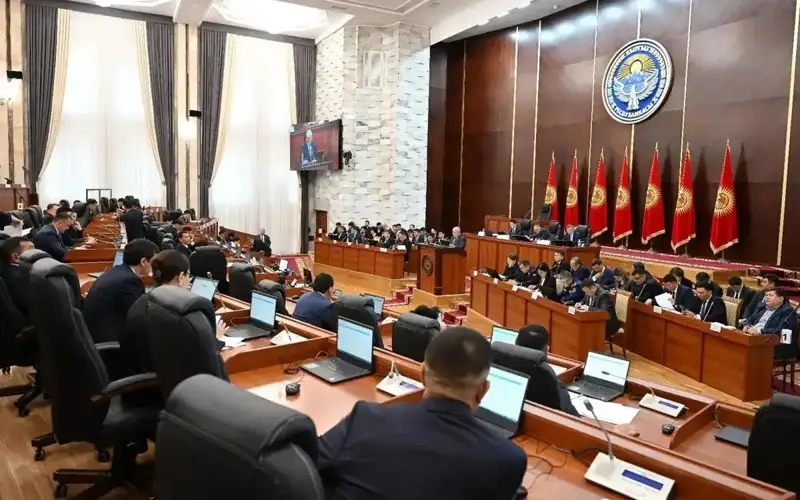 Қирғизистон парламентни шакллантиришнинг янги механизмини кўриб чиқмоқда