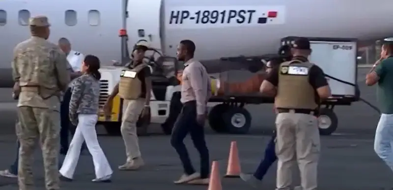 США депортируют 135 нелегальных мигрантов, половина из которых несовершеннолетние