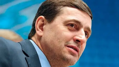 Казахстанских тренеров по хоккею дисквалифицировали за массовую драку