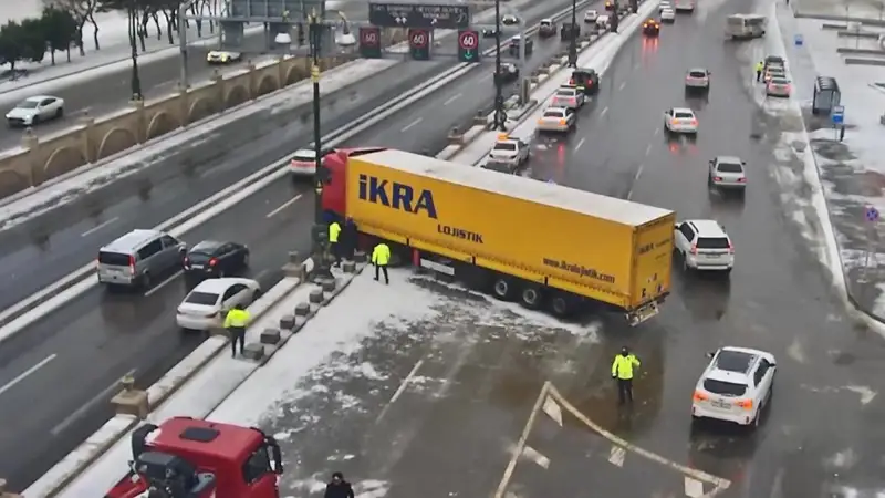 В Азербайджане бушует непогода