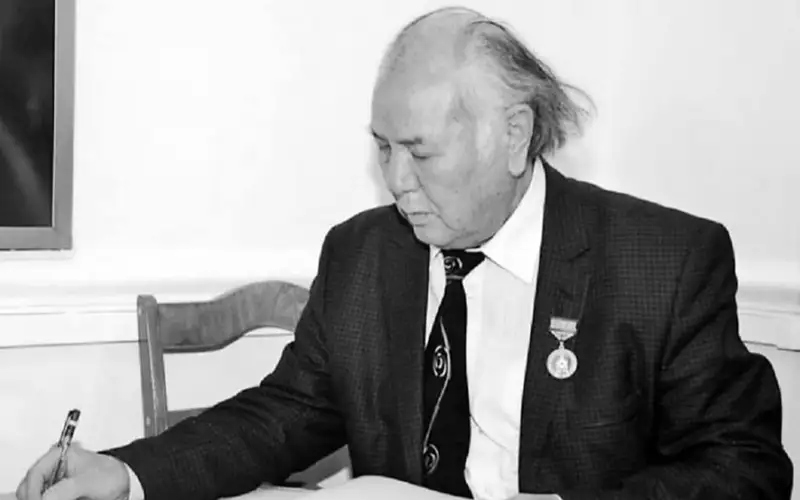 Дулат Исабеков