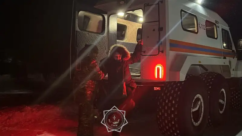 Около 100 человек спасли на закрытом участке дороги в Костанайской области