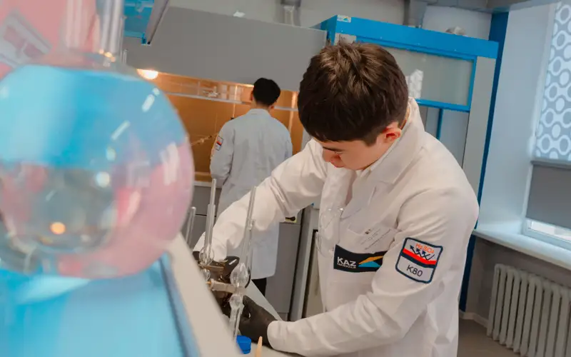 Современную химическую лабораторию открыли в павлодарском колледже