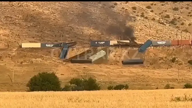 Ótken jylǵy Túrkistan oblysyndaǵy poıyz apatyna kináliler anyqtaldy 