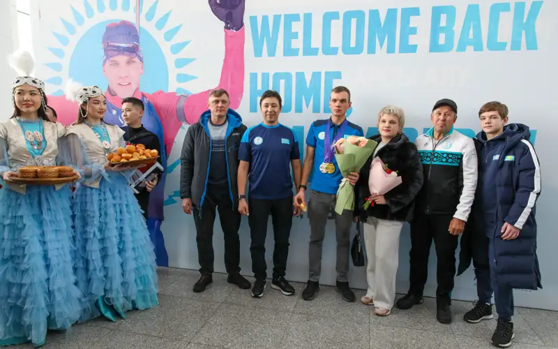 Astana jurty Azııadada altyn alǵan bıatlonshy Kıreevti qarsy aldy 