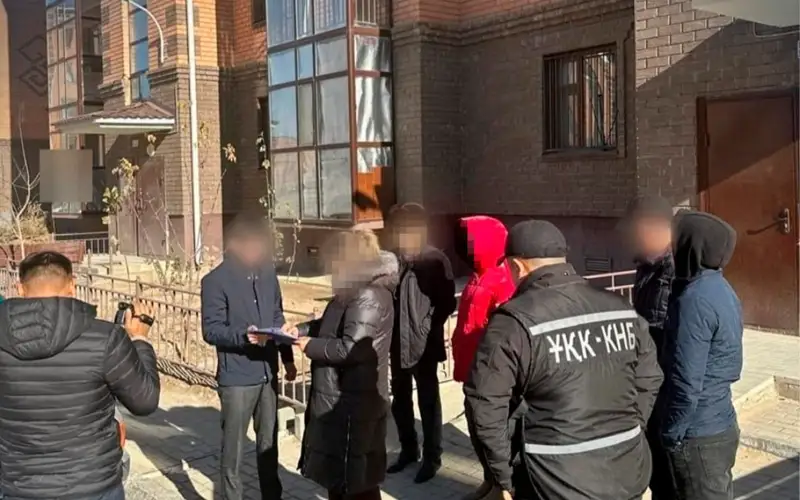 Qyzylordada kóshi-qon qyzmetimen zańsyz aınalysqandar ustaldy