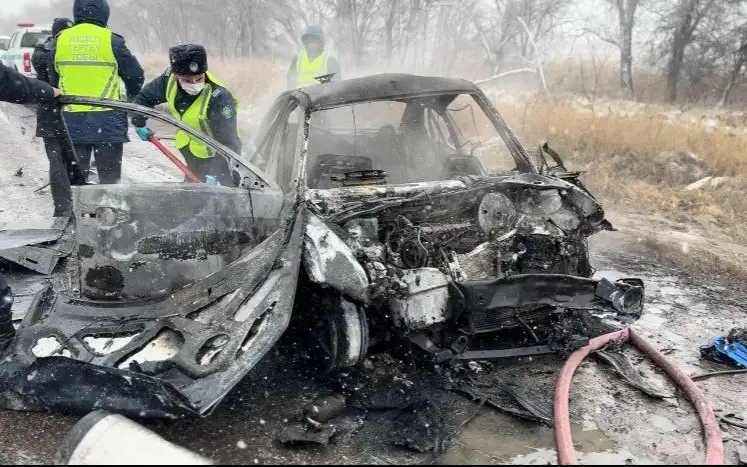 Четыре человека погибли и один пострадал в ДТП в Алматинской области