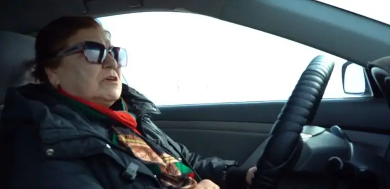 Атырауда 74 жастағы таксист әже жол ережесін еш бұзбаған