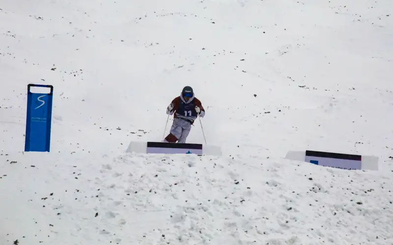 Этап Кубка мира по фристайлу в Алматы: итоги первого дня