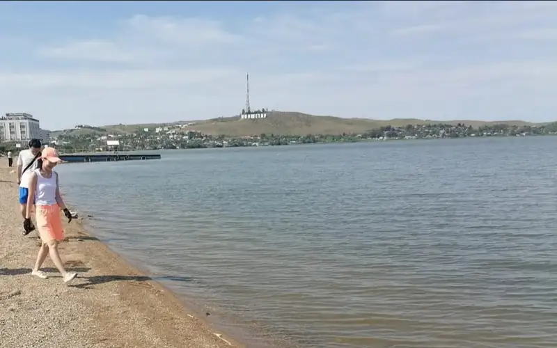 Приобретенный Акмолинской областью земснаряд, помогавший очистить реку Жабай в Атбасарском районе, теперь начнет очищать озеро Копу в Кокшетау, передает корреспондент агентства Kazinform.