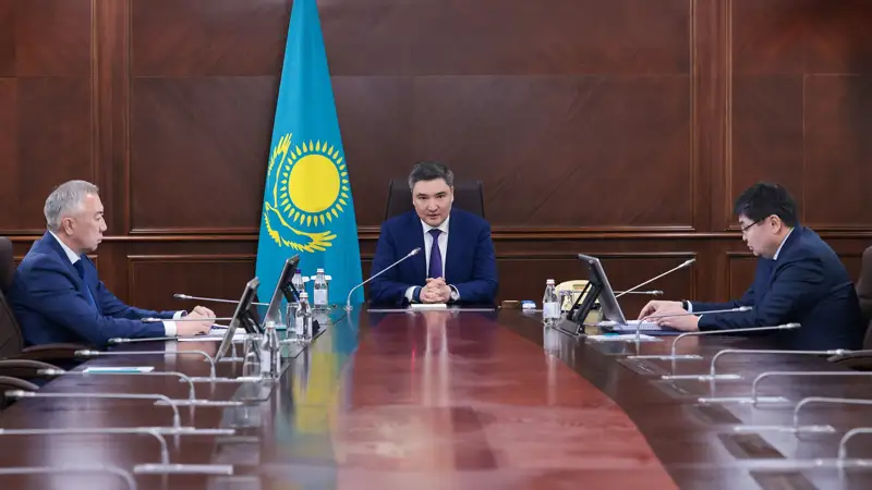 Олжас Бектенов, Мади Такиев, Серик Жумангарин 