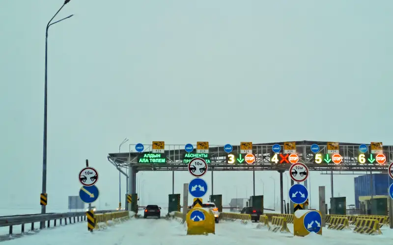 Кто имеет право на бесплатный проезд по платным трассам в Казахстане