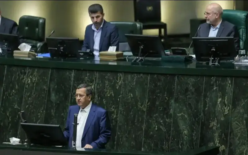 Эрон иқтисодиёт вазирига импичмент эълон қилинди