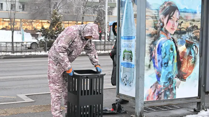 Almatyda 12 myńnan astam jańa qoqys jáshigi ornatylady 