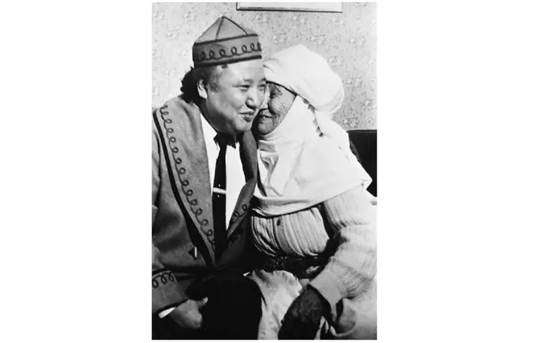 Әбіш Кекілбаевтың анасы – Айсәуле ана