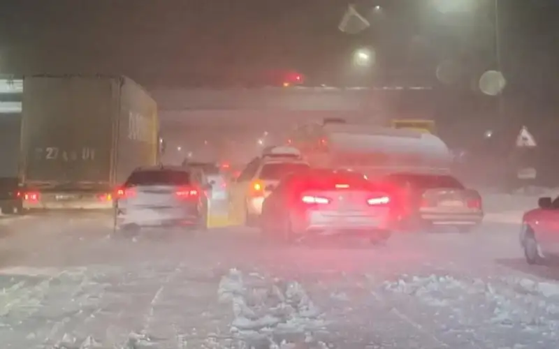 Cars stuck on roads