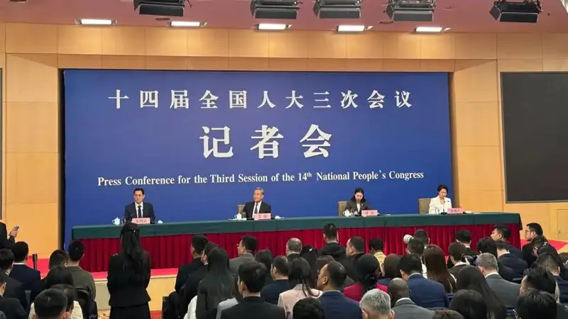 Қытай Сыртқы істер министрі АҚШ-ты тарифтер мен сауда соғысы саясатын қайта қарауға шақырды