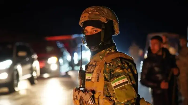 Latakııada qaýipsizdik kúshteri men Asad jaqtastary arasynda qaqtyǵys bastaldy