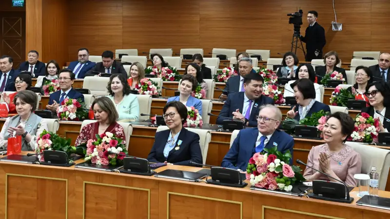 18 женщин-депутатов работают в Мажилисе