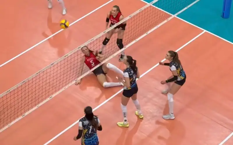 Voleıbol: «Jetisý» altyn úshin talasta «Berelden» aılasyn asyrdy