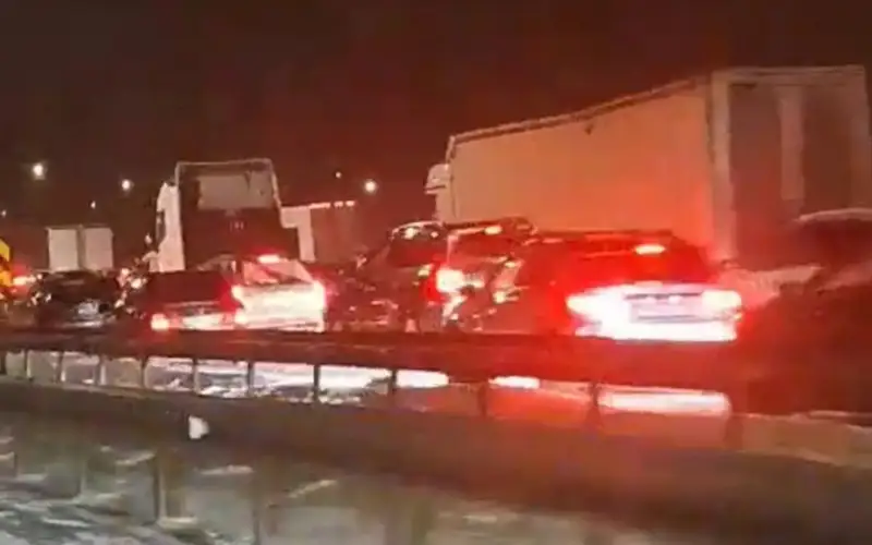 Более 550 автомобилей застряли на трассах Карагандинской области