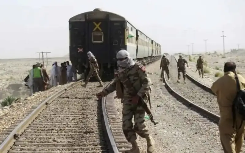 Пәкістанда содырлар пойыздың 450 жолаушысын кепілге алды