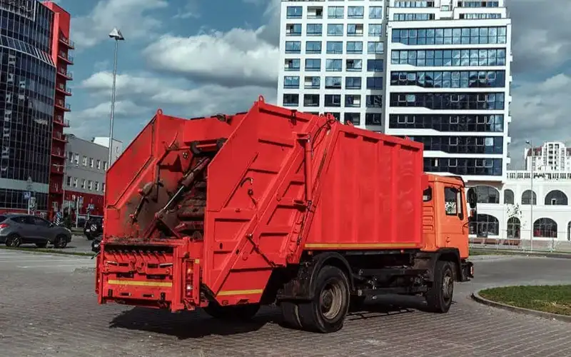 Германиянинг Киль шаҳри коммунал хизматчилар иш ташлашидан сўнг ахлат остида қолди