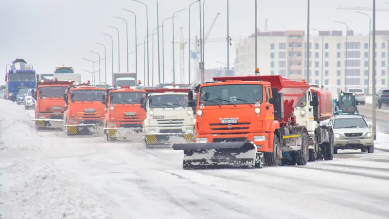 уборка снега, вывоз снега, грузовые машины, қар тазалау