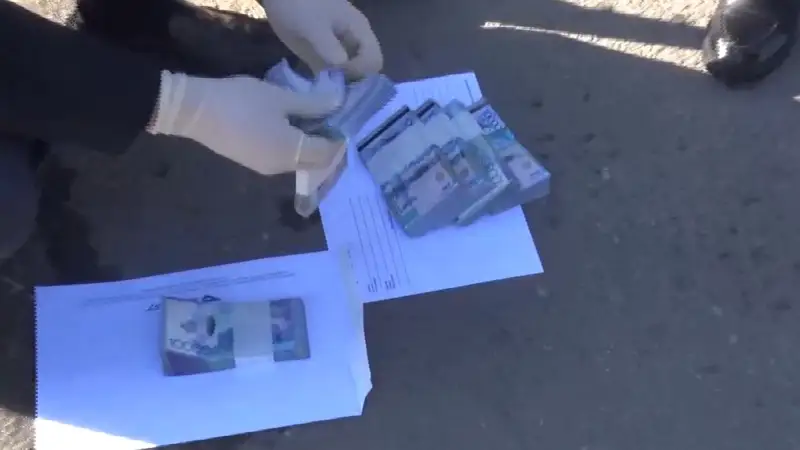 Руководителя департамента по регулированию монополий Жетысу подозревают в коррупции