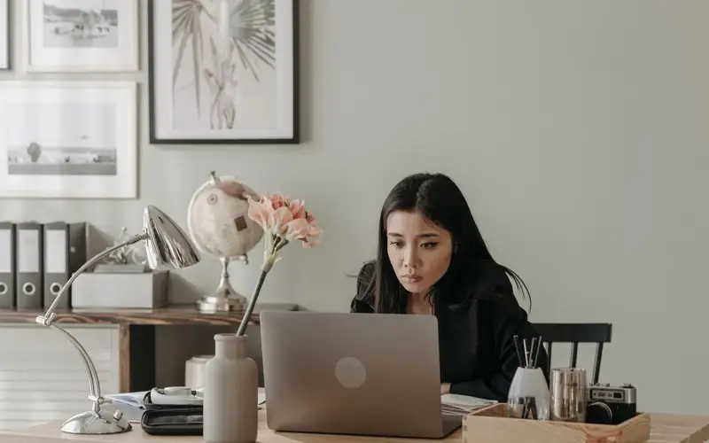 офис, қызметкер